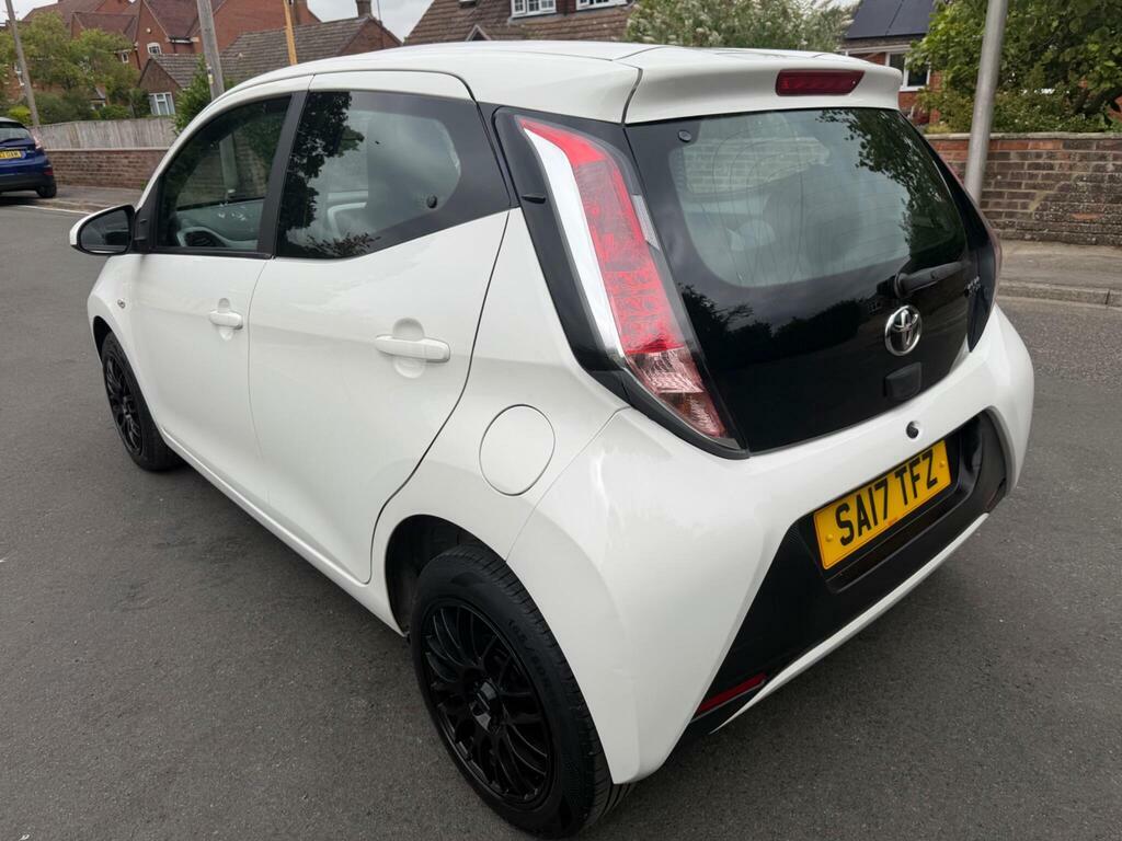 Toyota Aygo 1.0 Vvt-i X-play Euro 6 White #5