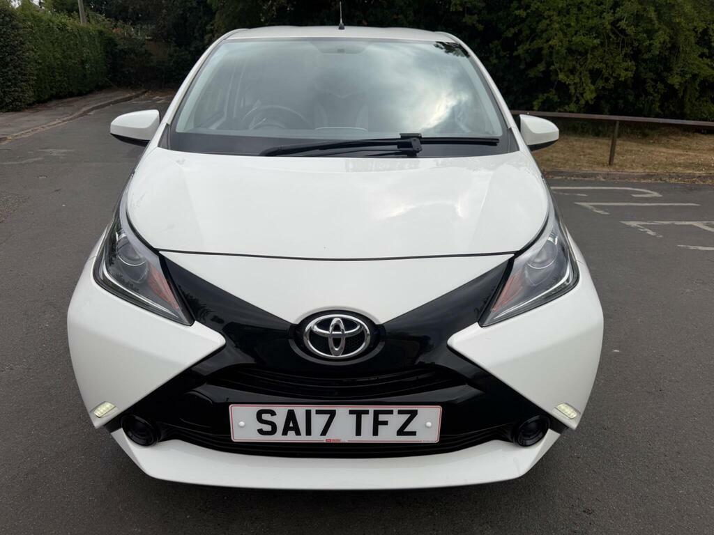 Toyota Aygo 1.0 Vvt-i X-play Euro 6 White #2