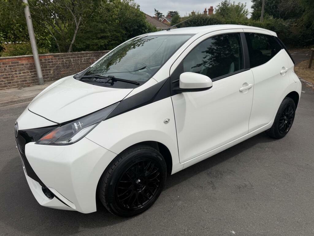 Toyota Aygo 1.0 Vvt-i X-play Euro 6 White #3