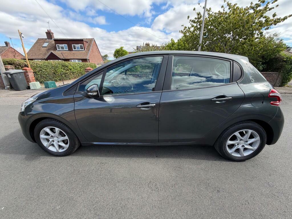 Peugeot 208 1.2 Vti Active Euro 5 Grey #4