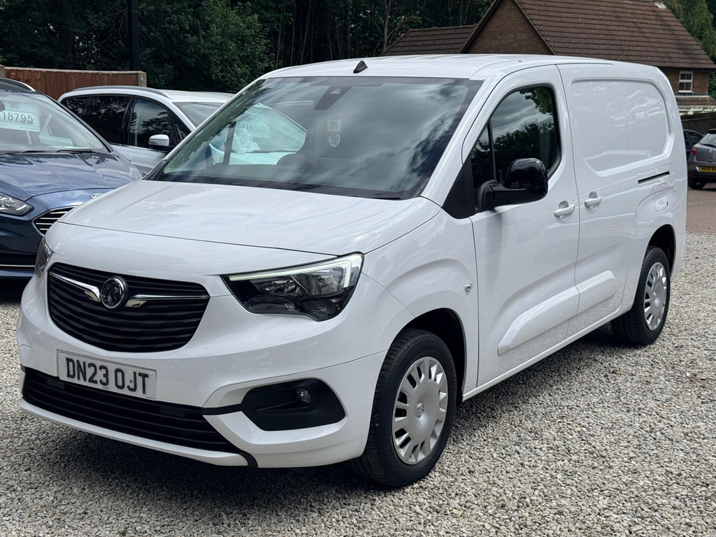 Vauxhall Combo 1.5 Turbo D 2300 Pro Panel Van 6Dr L #3