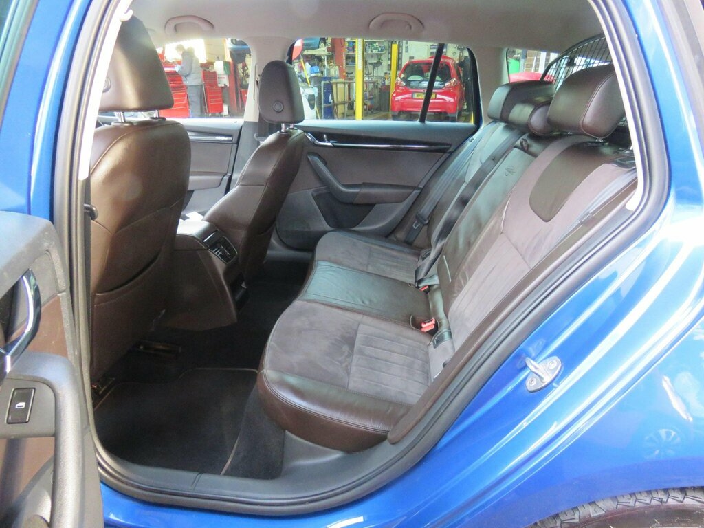 Skoda Octavia 1.4 Tsi Se Hatchback Euro 5 Ss Blue #8
