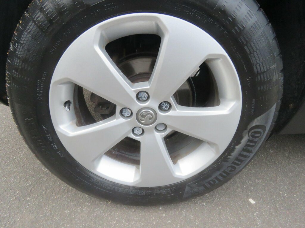 Vauxhall Mokka 1.4T Exclusiv Hatchback White #49