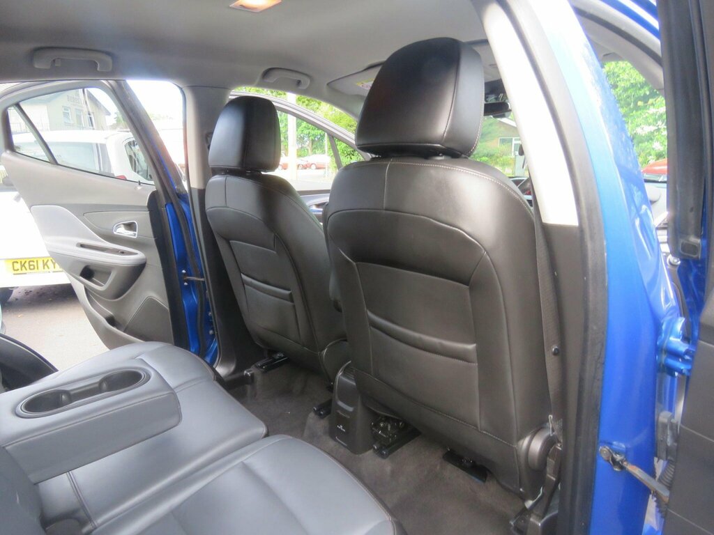 Vauxhall Mokka 1.4T Exclusiv Hatchback White #18