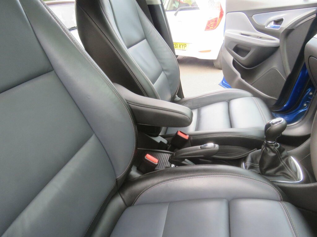 Vauxhall Mokka 1.4T Exclusiv Hatchback White #31