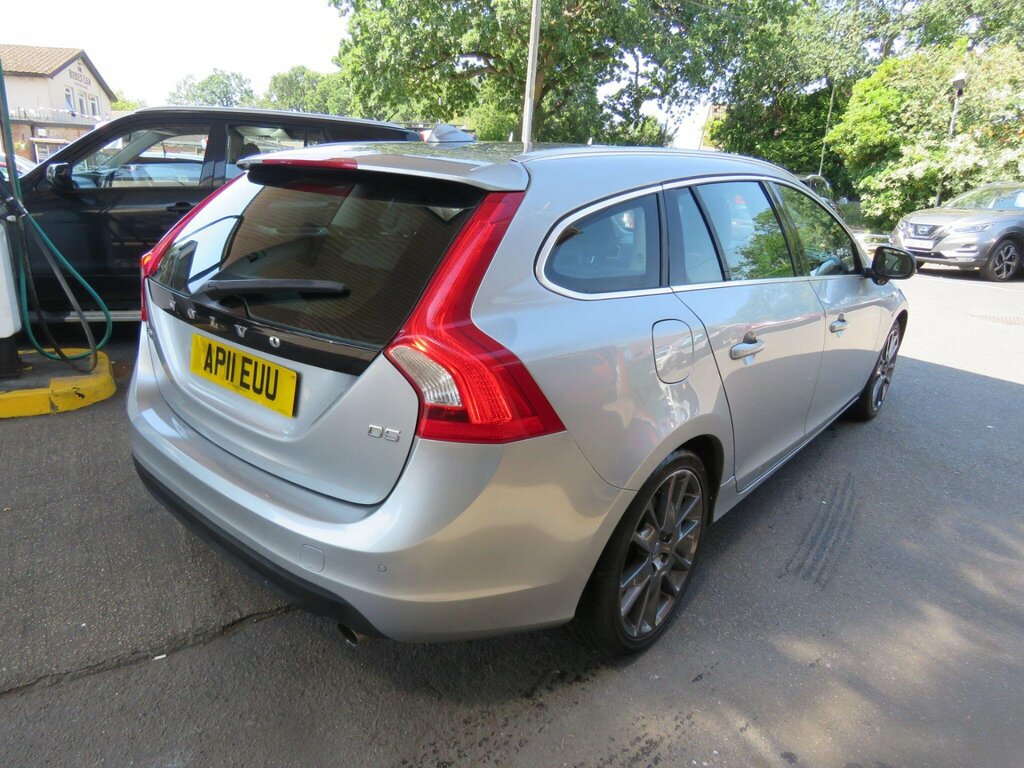 Volvo V60 2.4 D5 Se Lux Geartronic Euro 5 AP11EUU Silver #4