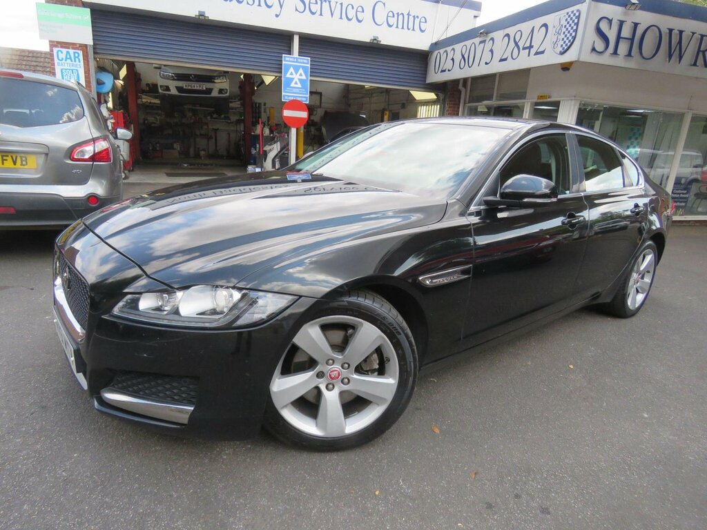 Jaguar XF 2.0D Portfolio Euro 6 Ss Black