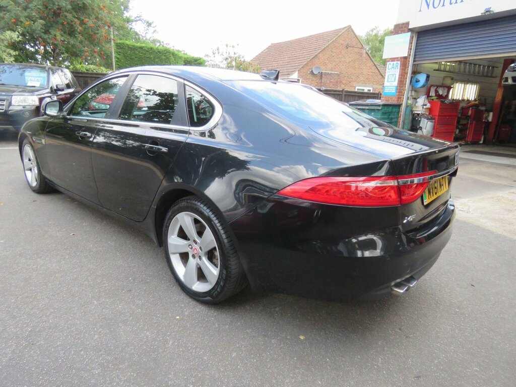 Jaguar XF 2.0D Portfolio Euro 6 Ss Black #4