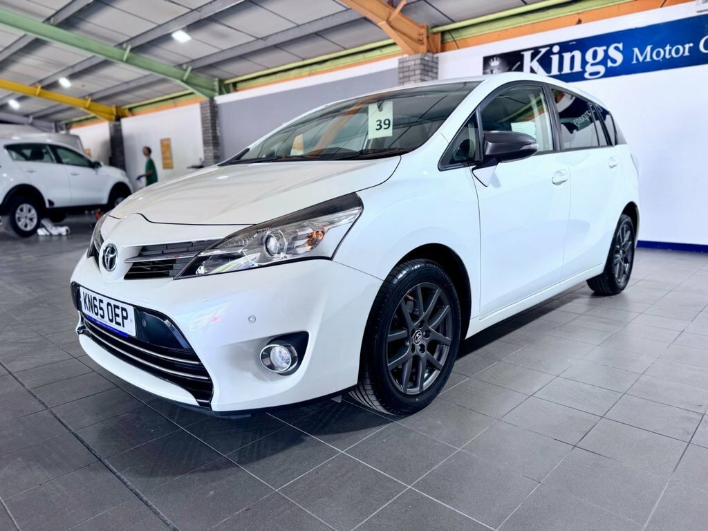 Toyota Verso 1.6L Trend White #6