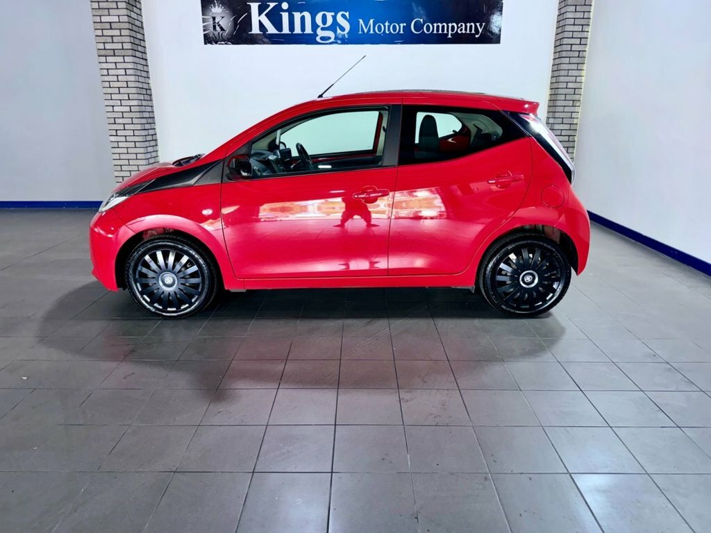 Toyota Aygo 1L X-play FE18PHN Red #5