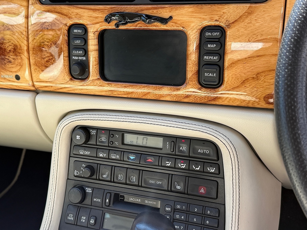 Jaguar XK8 4.2 2dr Auto Green #30