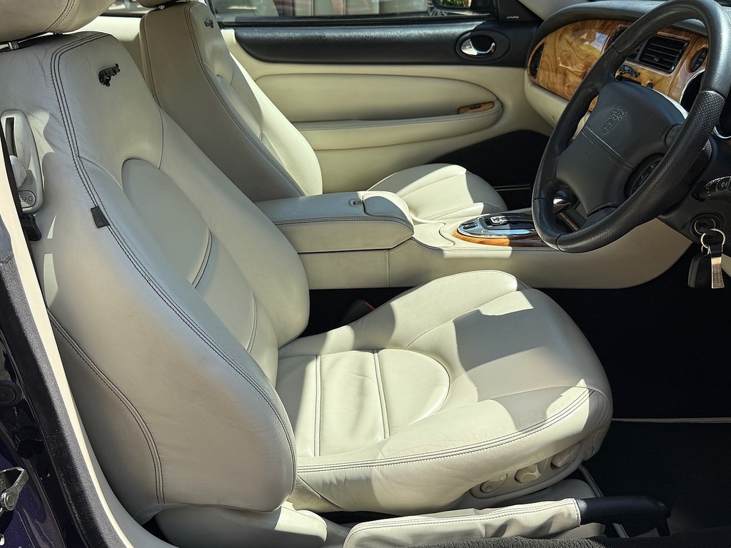 Jaguar XK8 4.2 2dr Auto Green #26