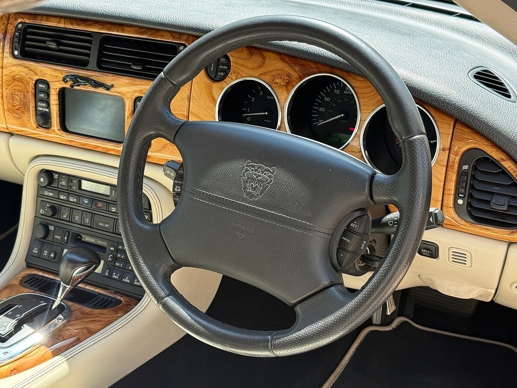 Jaguar XK8 4.2 2dr Auto Green #25