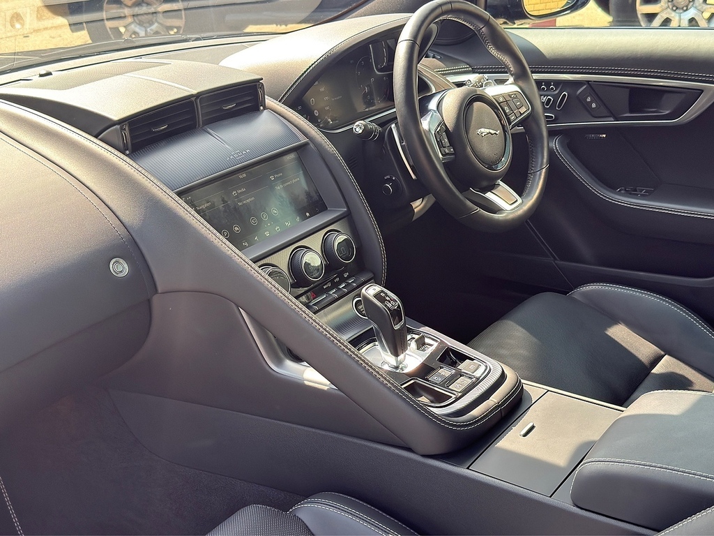 Jaguar F-Type R-dynamic  #40