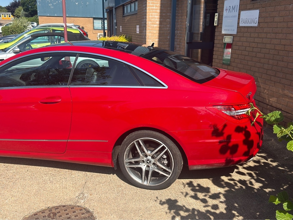 Mercedes-Benz E Class E350 Cdi V6 Blueefficiency Sport Edition 125 U540 Red #5