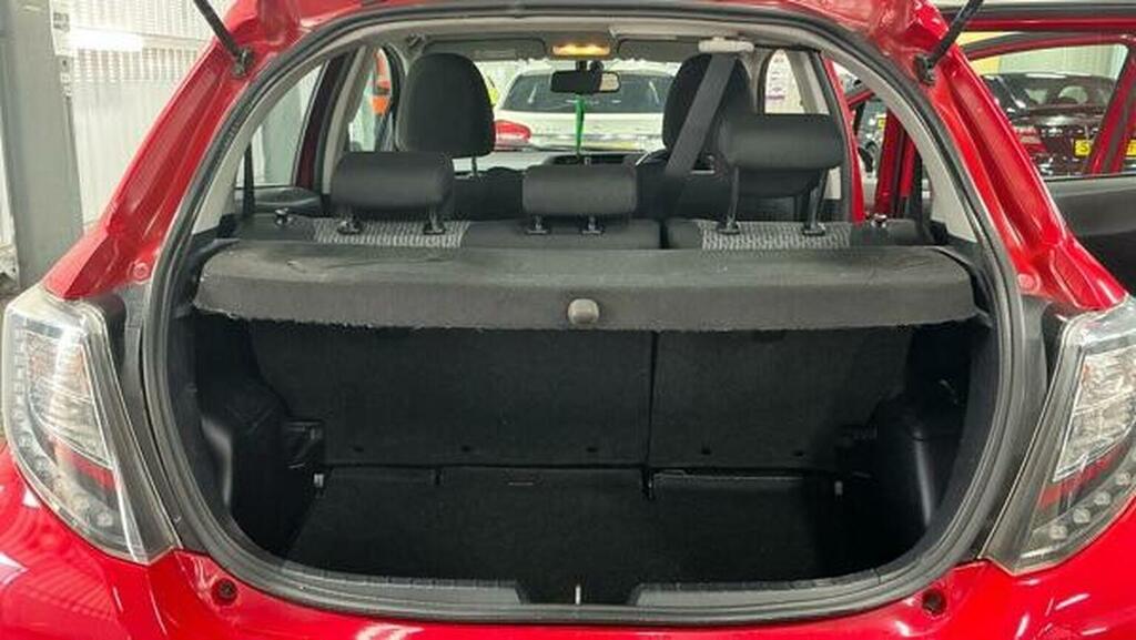 Toyota Yaris Hatchback White #9