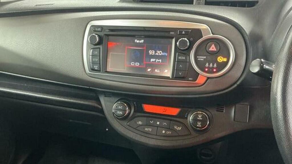 Toyota Yaris Hatchback White #10