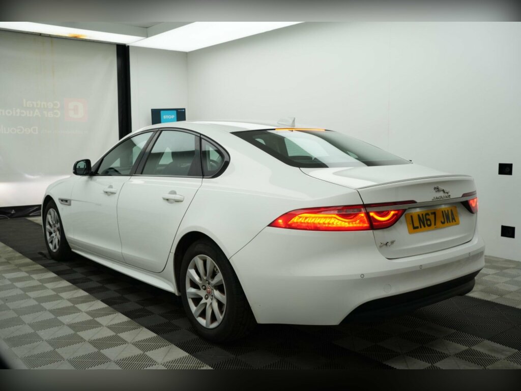 Jaguar XF 2.0D R-sport Euro 6 Ss White #3