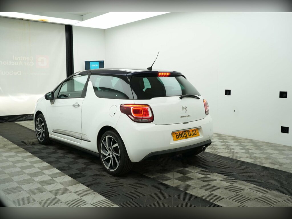 Citroen DS3 1.2 Puretech Dstyle Plus Euro 6 Ss White #4