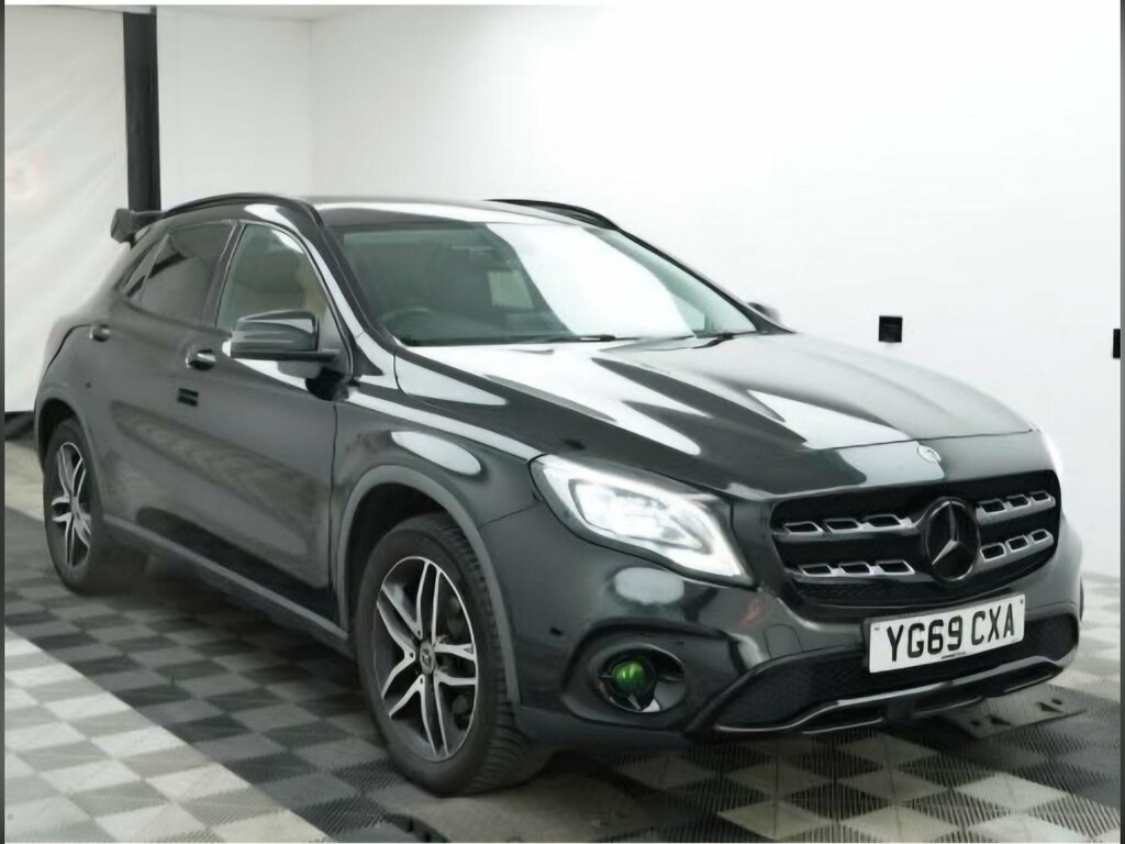Mercedes-Benz GLA Class 1.6 Gla180 Urban Edition Euro 6 Ss Black