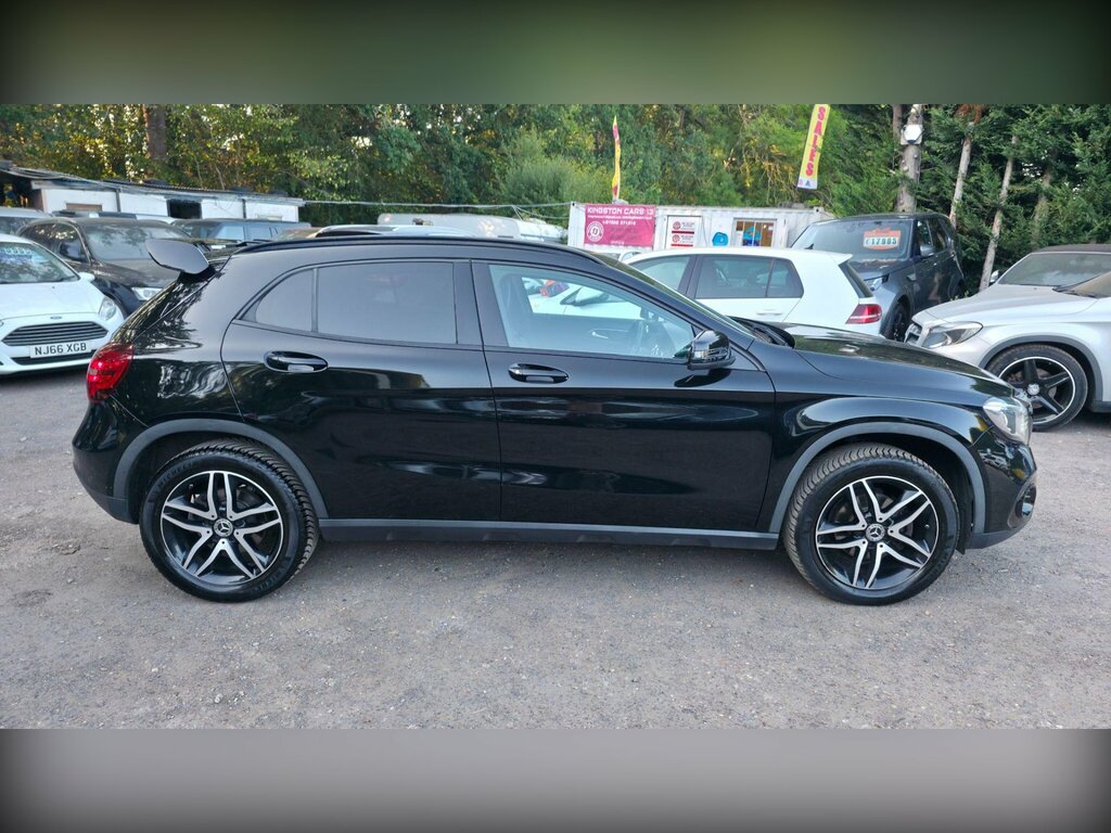 Mercedes-Benz GLA Class 1.6 Gla180 Urban Edition Euro 6 Ss YG69CXA Black