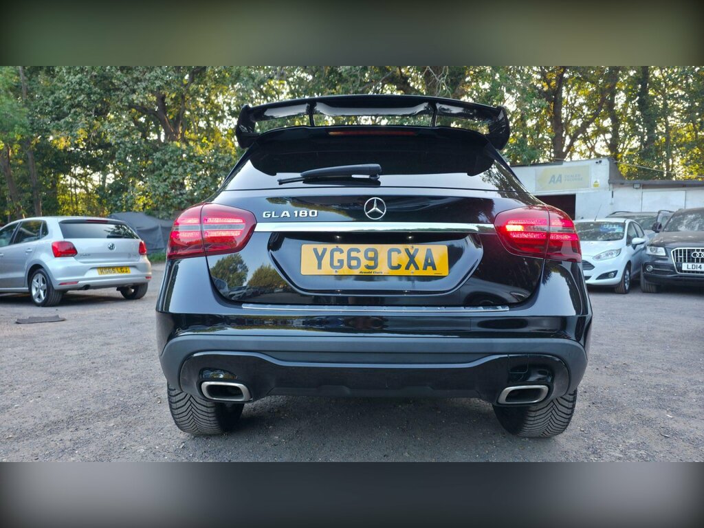 Mercedes-Benz GLA Class 1.6 Gla180 Urban Edition Euro 6 Ss YG69CXA Black #3