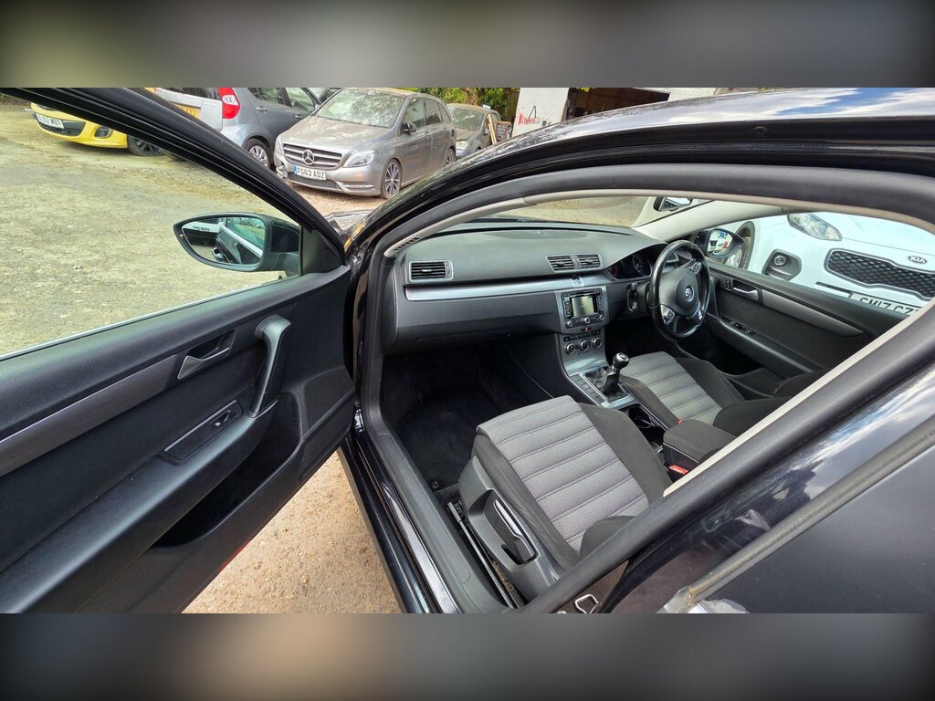 Volkswagen Passat 2.0 Tdi Bluemotion Tech Sport Euro 5 Ss VK12EWX Black #6