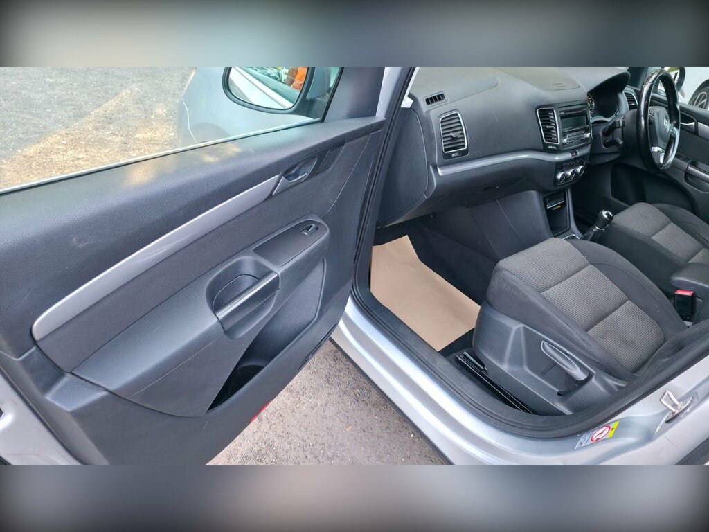 Volkswagen Sharan Mpv Silver #29