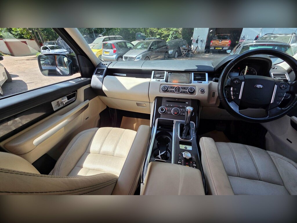 Land Rover Range Rover Sport 3.0 Tdv6 Hse Commandshift Black #24