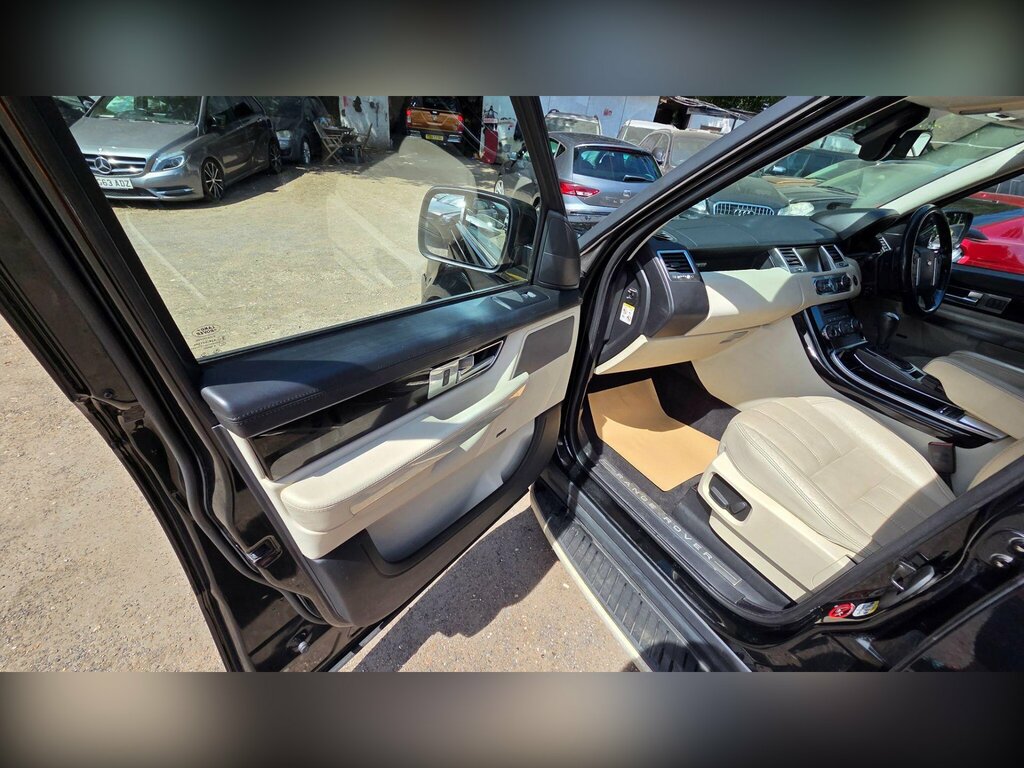 Land Rover Range Rover Sport 3.0 Tdv6 Hse Commandshift Black #10