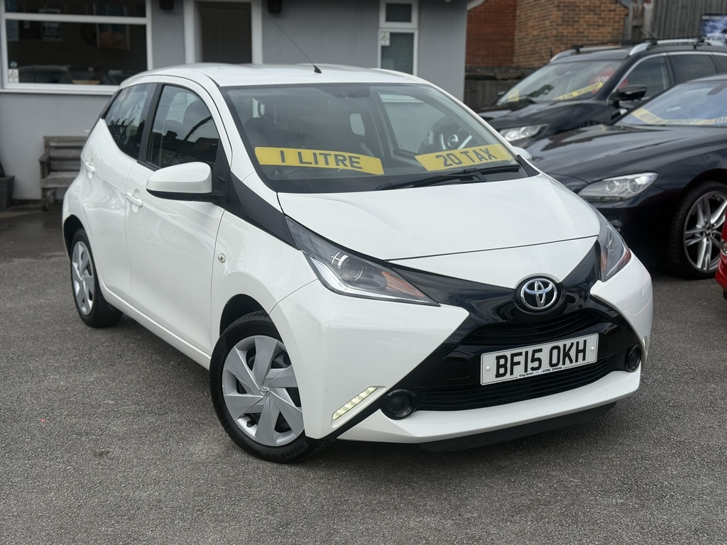 Toyota Aygo X -Play 1.0 Vvt 2015 15 Reg White