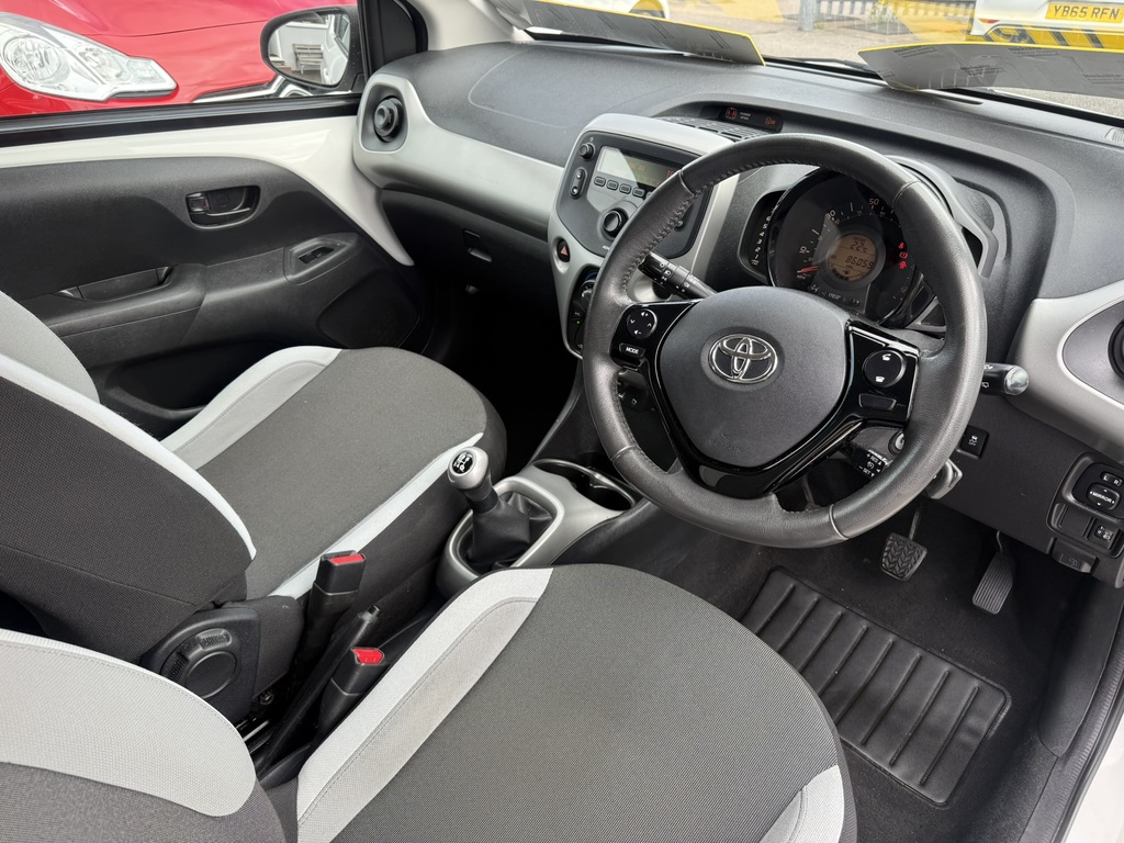 Toyota Aygo X 1.0 X-pression Vvt-i 2015 15 Grey #9