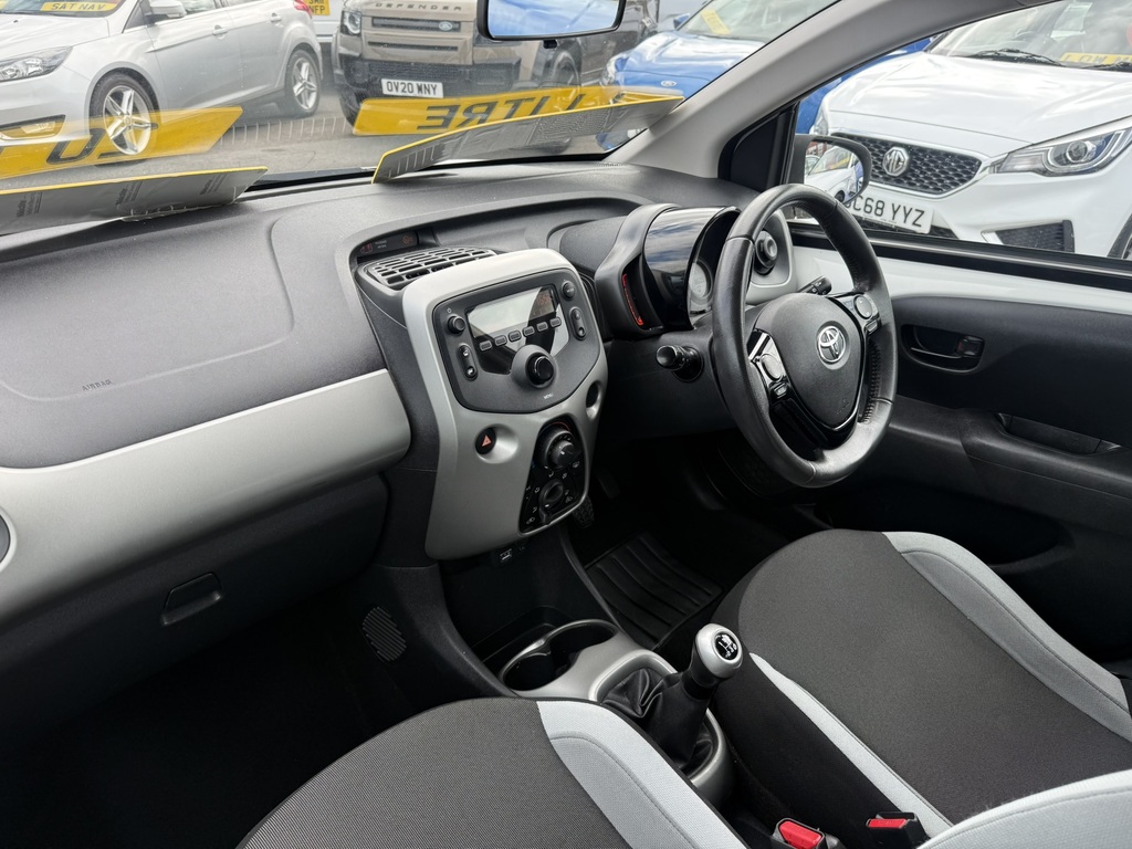 Toyota Aygo X 1.0 X-pression Vvt-i 2015 15 Grey #19