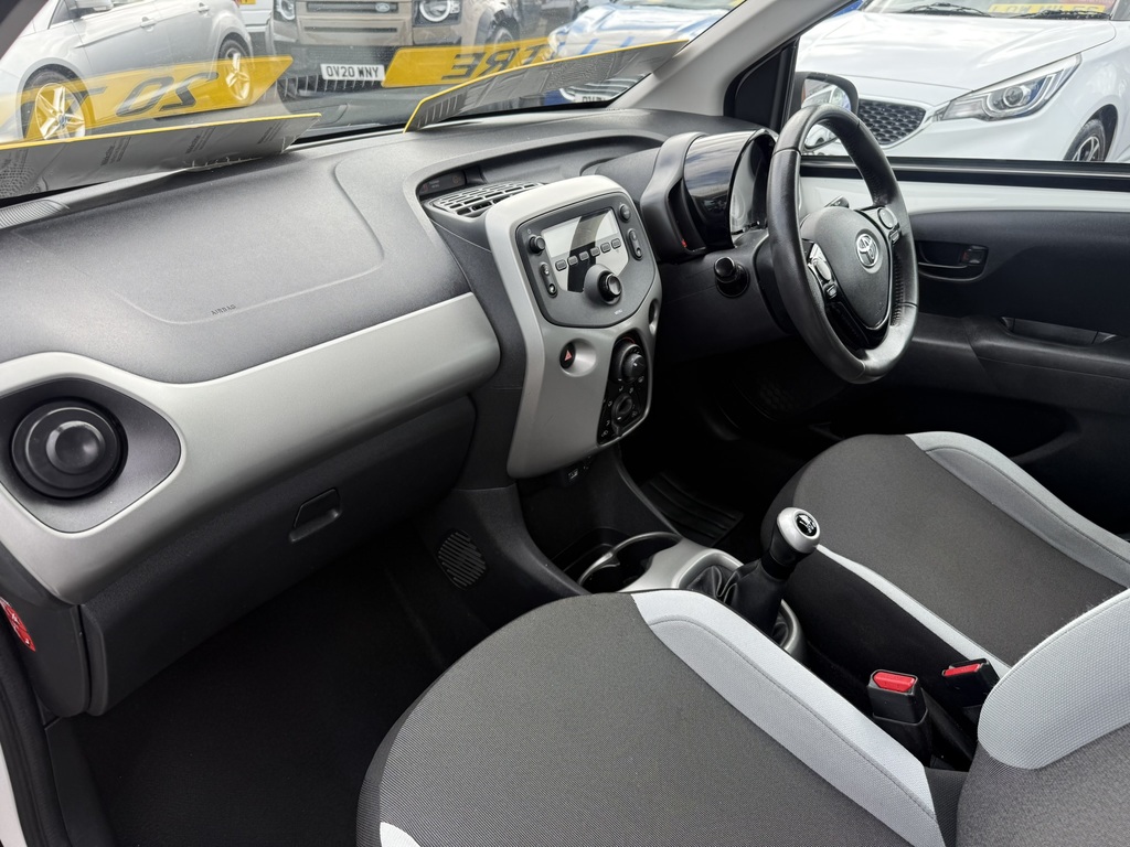 Toyota Aygo X 1.0 X-pression Vvt-i 2015 15 Grey #20