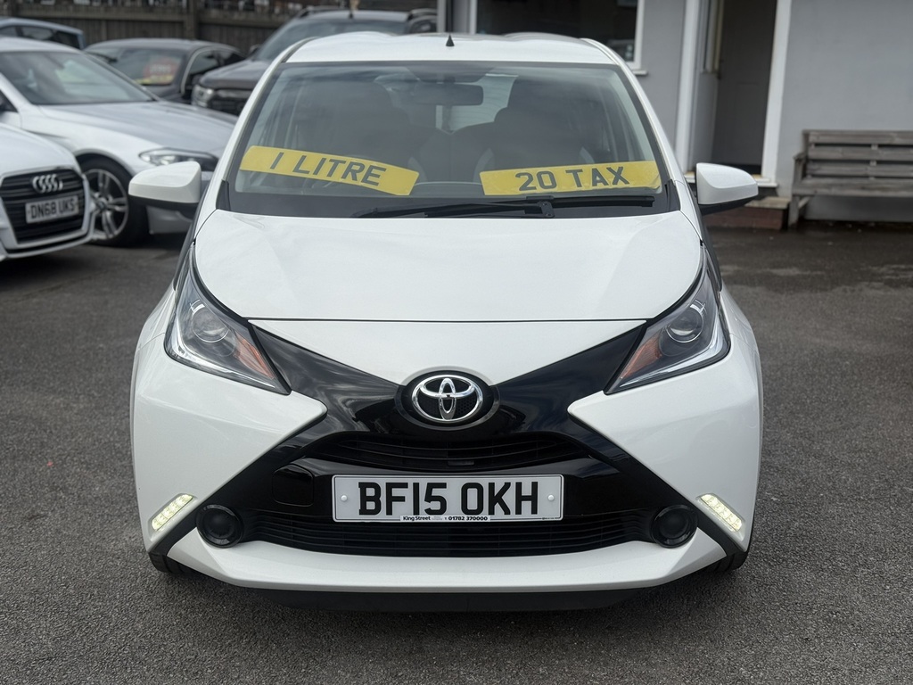Toyota Aygo X -Play 1.0 Vvt 2015 15 Reg White #2