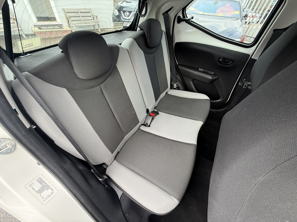 Toyota Aygo X 1.0 X-pression Vvt-i 2015 15 Grey #15