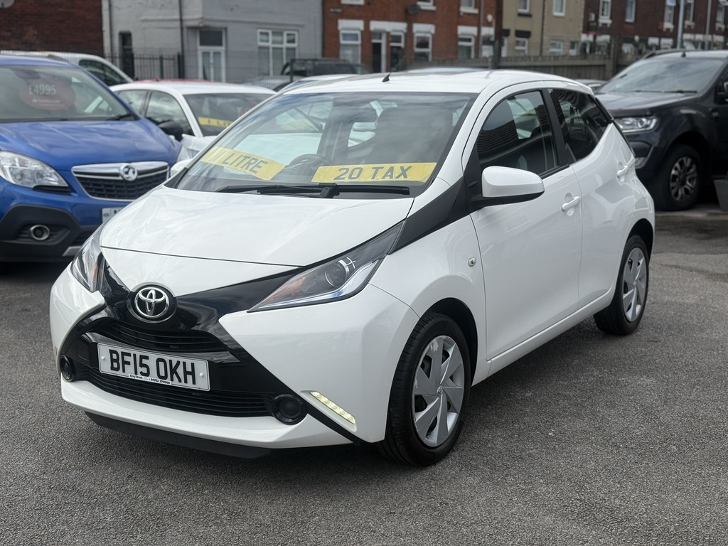 Toyota Aygo X -Play 1.0 Vvt 2015 15 Reg White #3