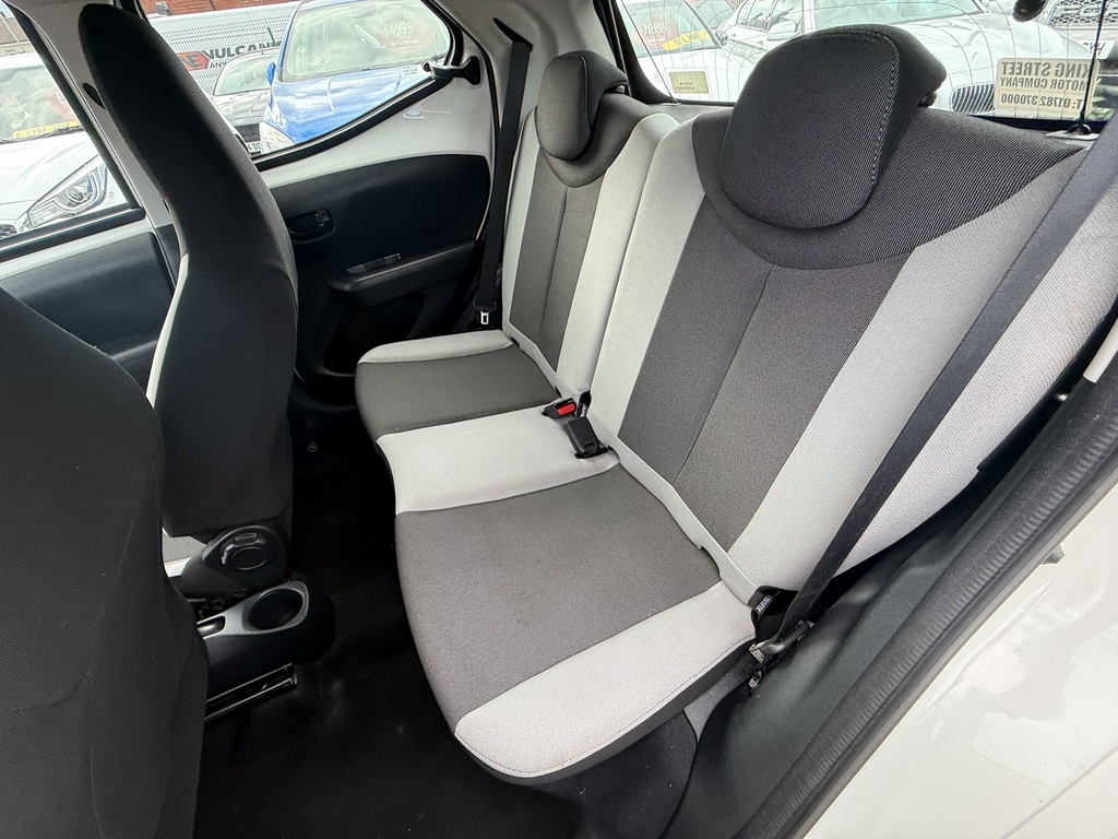 Toyota Aygo X 1.0 X-pression Vvt-i 2015 15 Grey #17