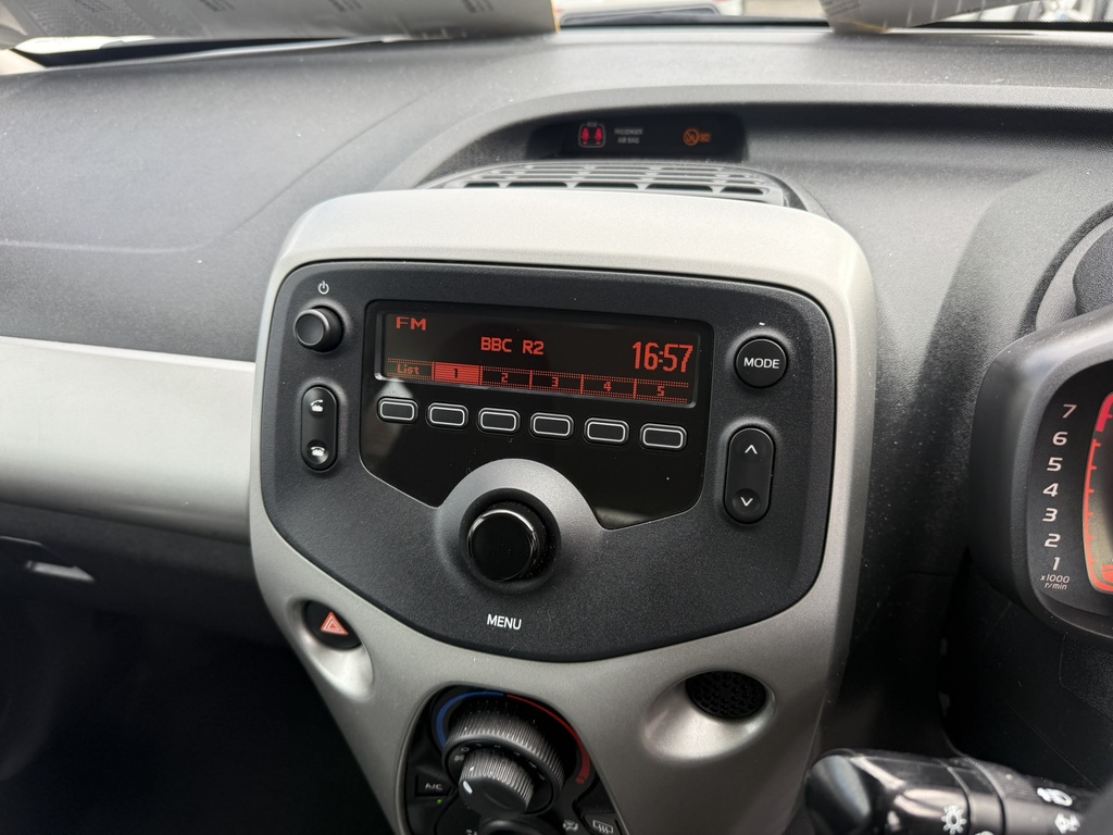 Toyota Aygo X 1.0 X-pression Vvt-i 2015 15 Grey #12