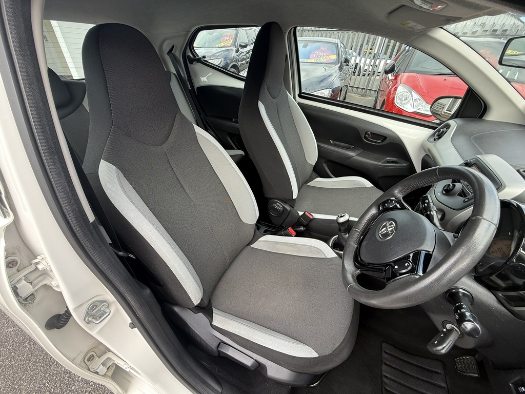 Toyota Aygo X 1.0 X-pression Vvt-i 2015 15 Grey #14