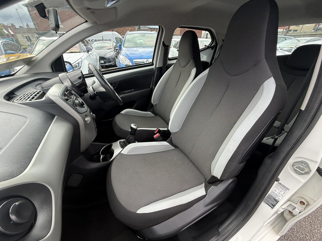 Toyota Aygo X 1.0 X-pression Vvt-i 2015 15 Grey #21