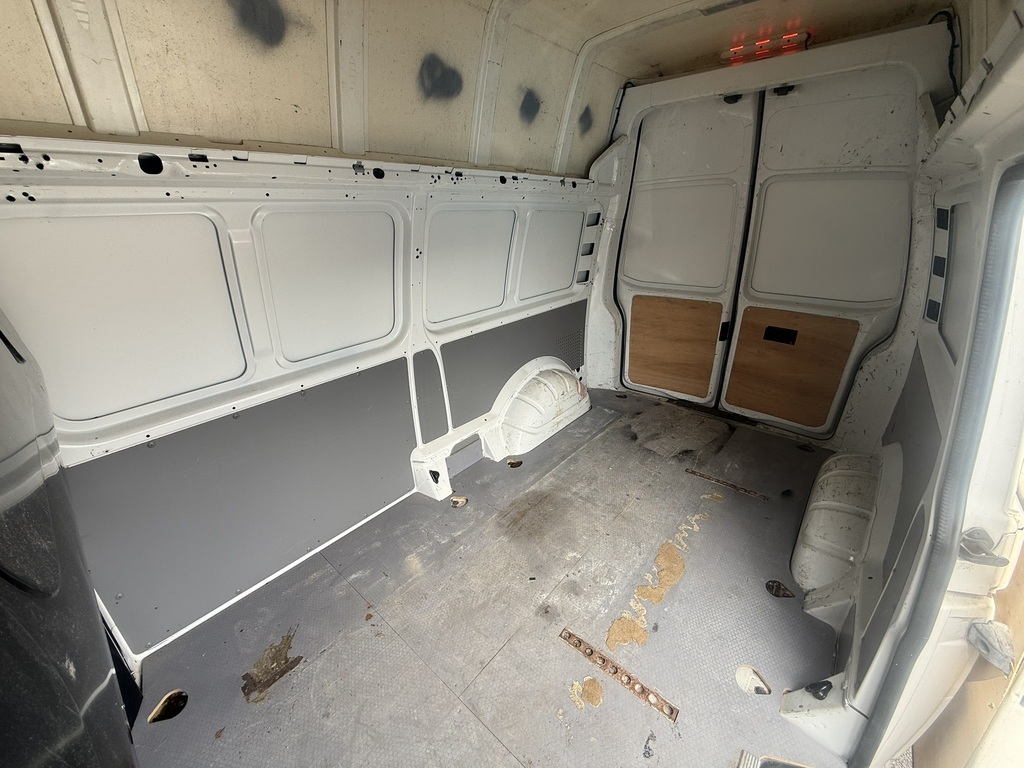Volkswagen Transporter 2L T30 Highline Grey #16