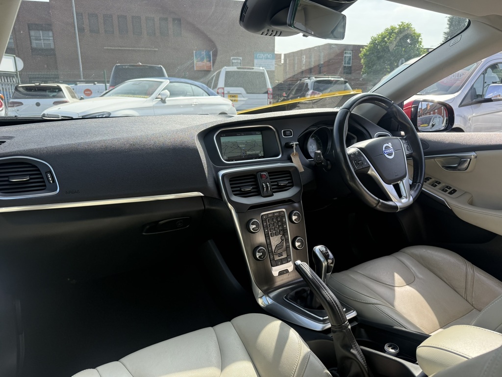 Volvo V40 1.6 D2 R-design Euro 5 Ss Black #21
