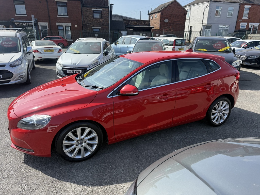 Volvo V40 Se Lux Nav 2014 14 Reg Red #4