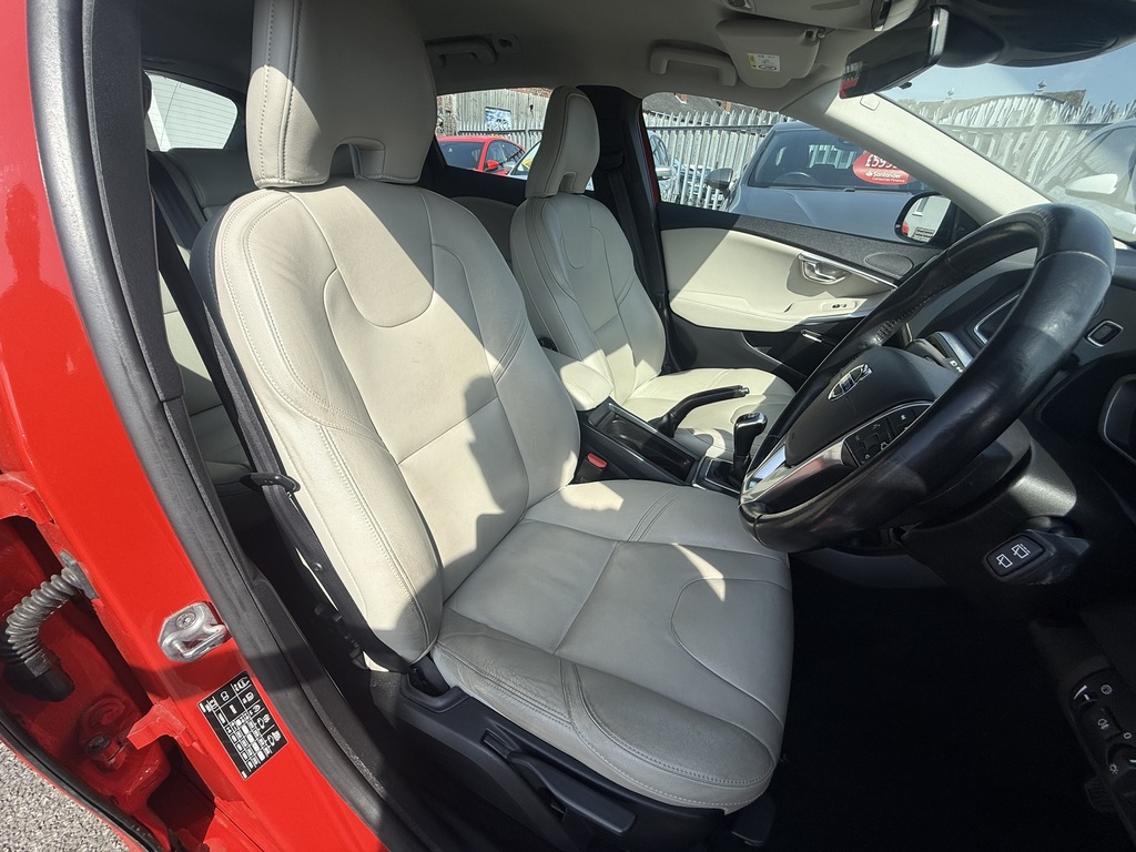 Volvo V40 1.6 D2 R-design Euro 5 Ss Black #15