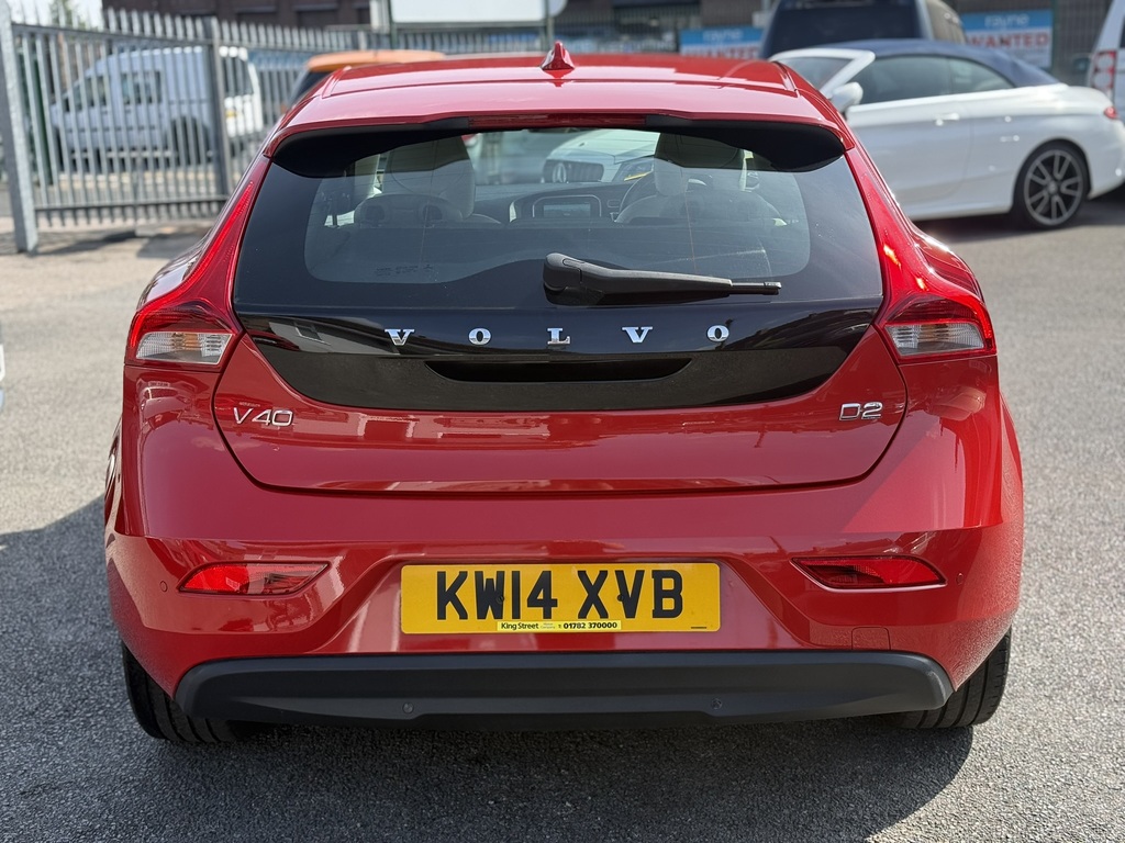 Volvo V40 Se Lux Nav 2014 14 Reg Red #6