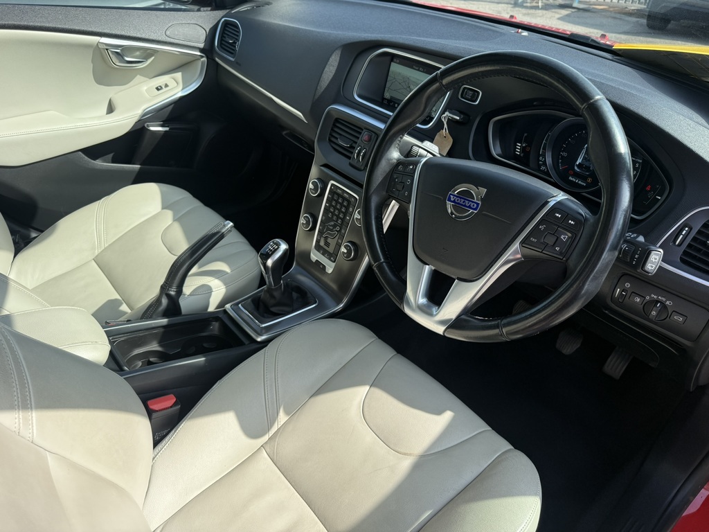 Volvo V40 1.6 D2 R-design Euro 5 Ss Black #9