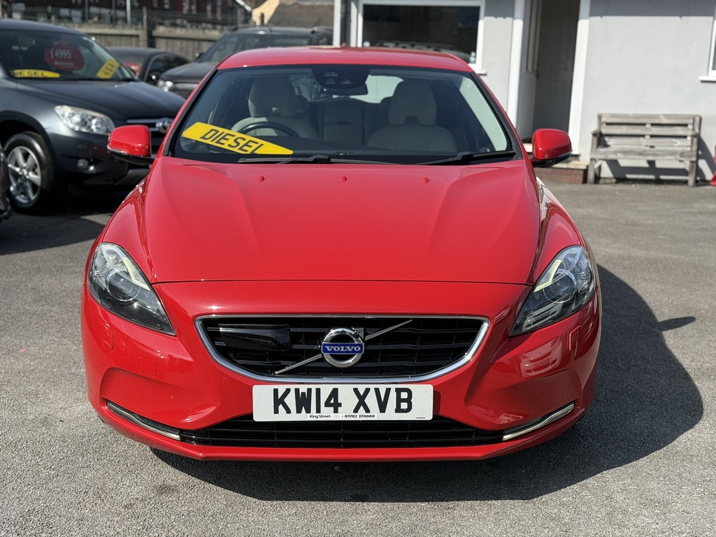 Volvo V40 Se Lux Nav 2014 14 Reg Red #2