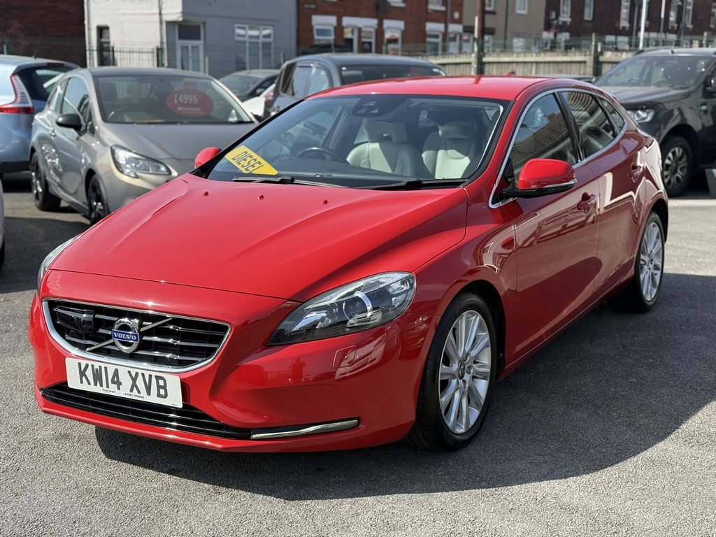 Volvo V40 Se Lux Nav 2014 14 Reg Red #3