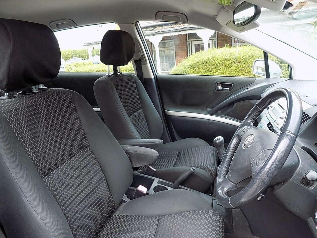 Toyota Corolla Verso 2.2 D-4d T Spirit 7 Seater Silver #3